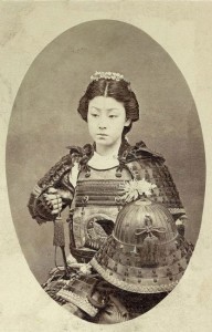 5MujerFotografía de una guerrera Samurái – 1800